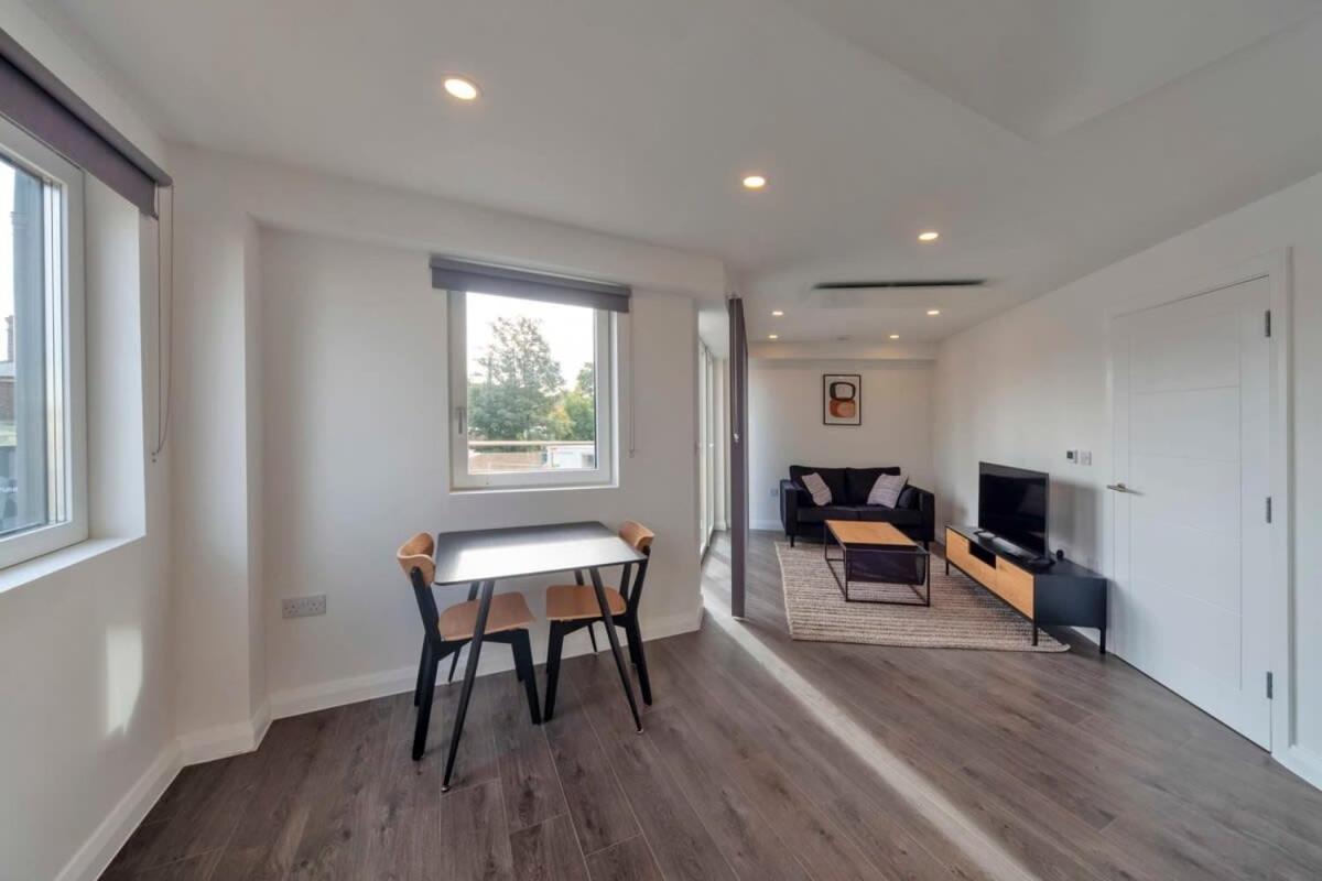 Lovely 1 Bedroom Apartment In Ashford Ashford  Eksteriør billede