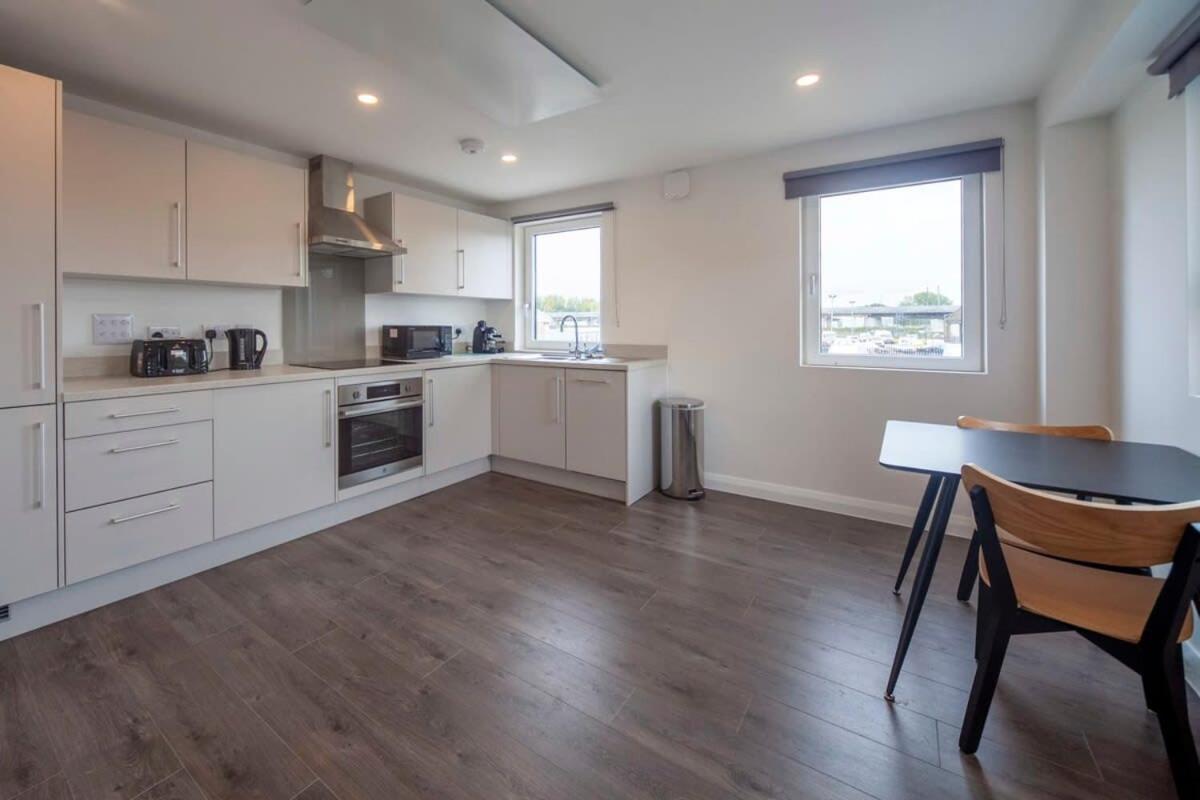 Lovely 1 Bedroom Apartment In Ashford Ashford  Eksteriør billede