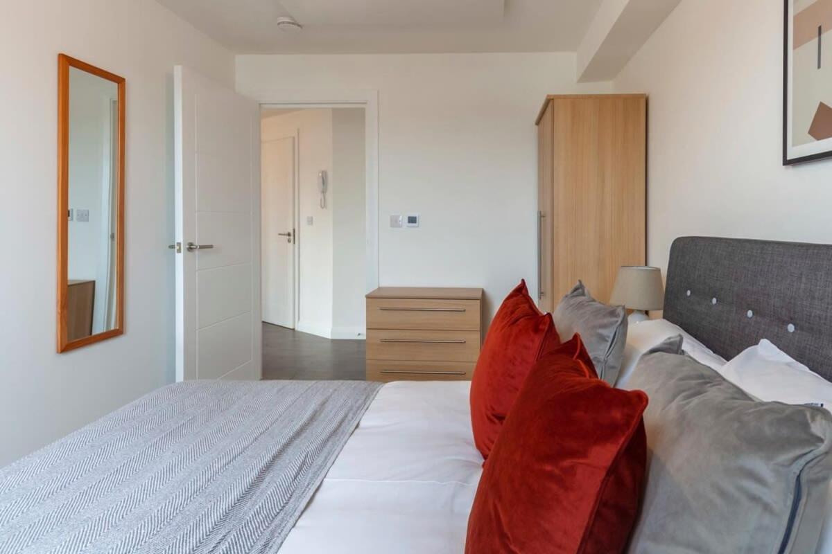 Lovely 1 Bedroom Apartment In Ashford Ashford  Eksteriør billede