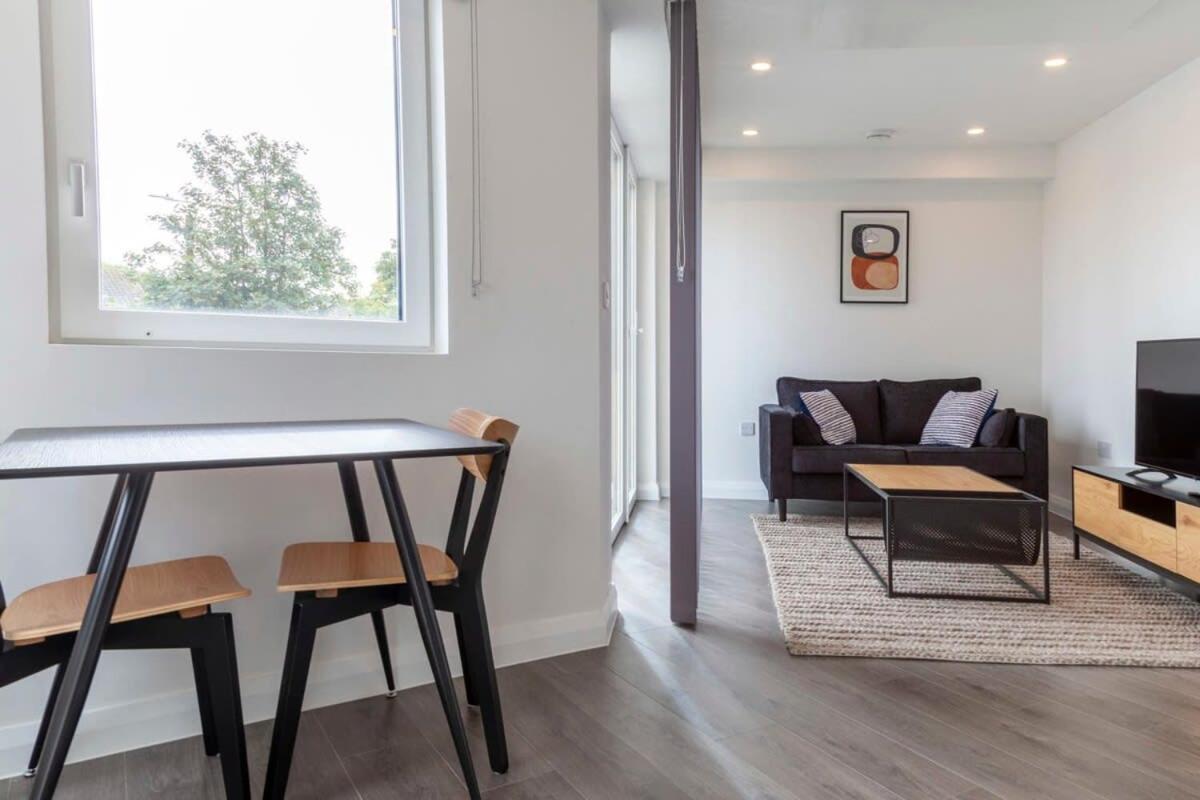 Lovely 1 Bedroom Apartment In Ashford Ashford  Eksteriør billede