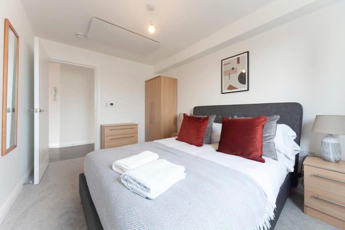 Lovely 1 Bedroom Apartment In Ashford Ashford  Eksteriør billede
